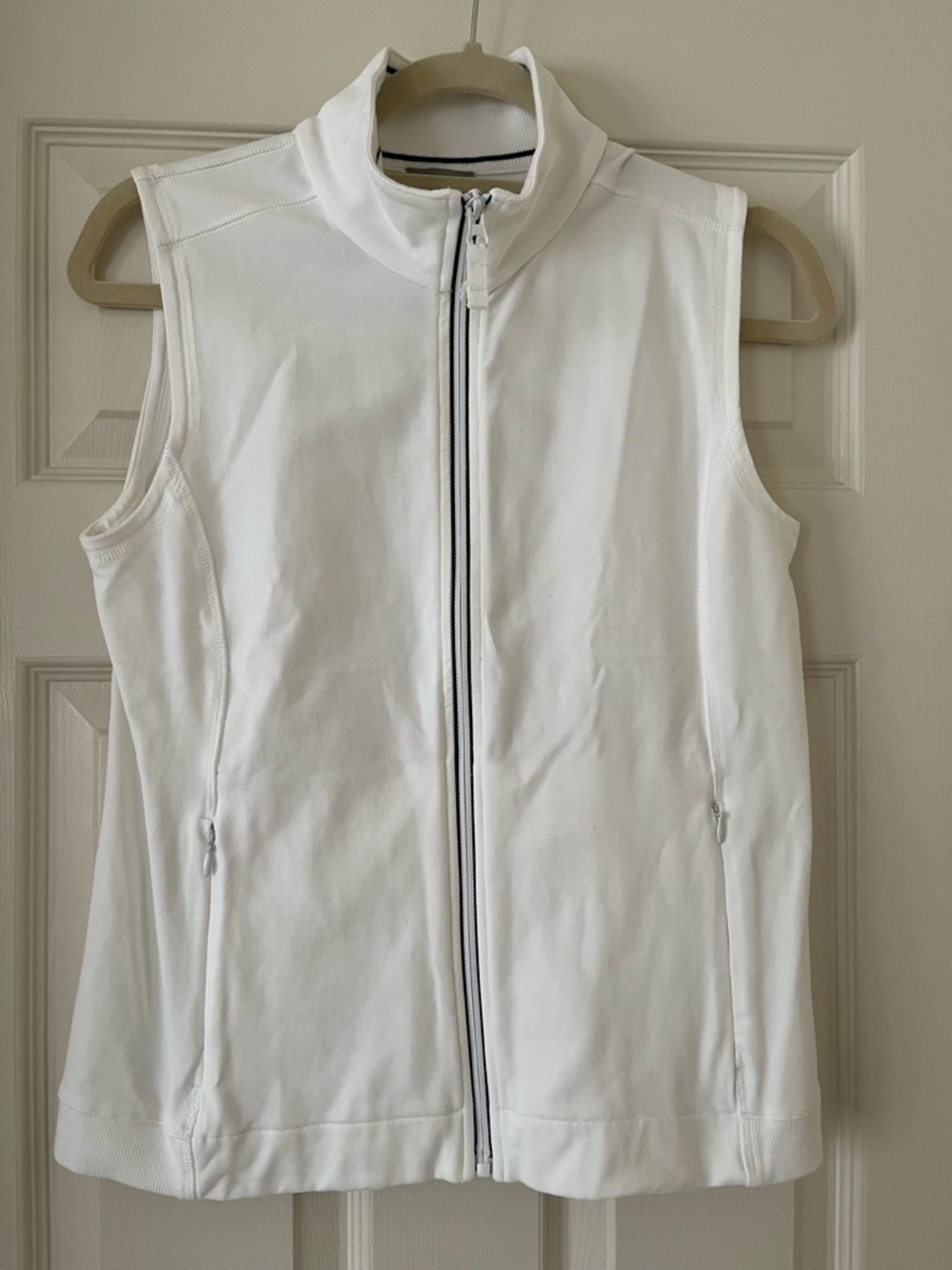 T By Talbots White Sleeveless Zip-Up Vest with Contrast Trim, XS, Activewear